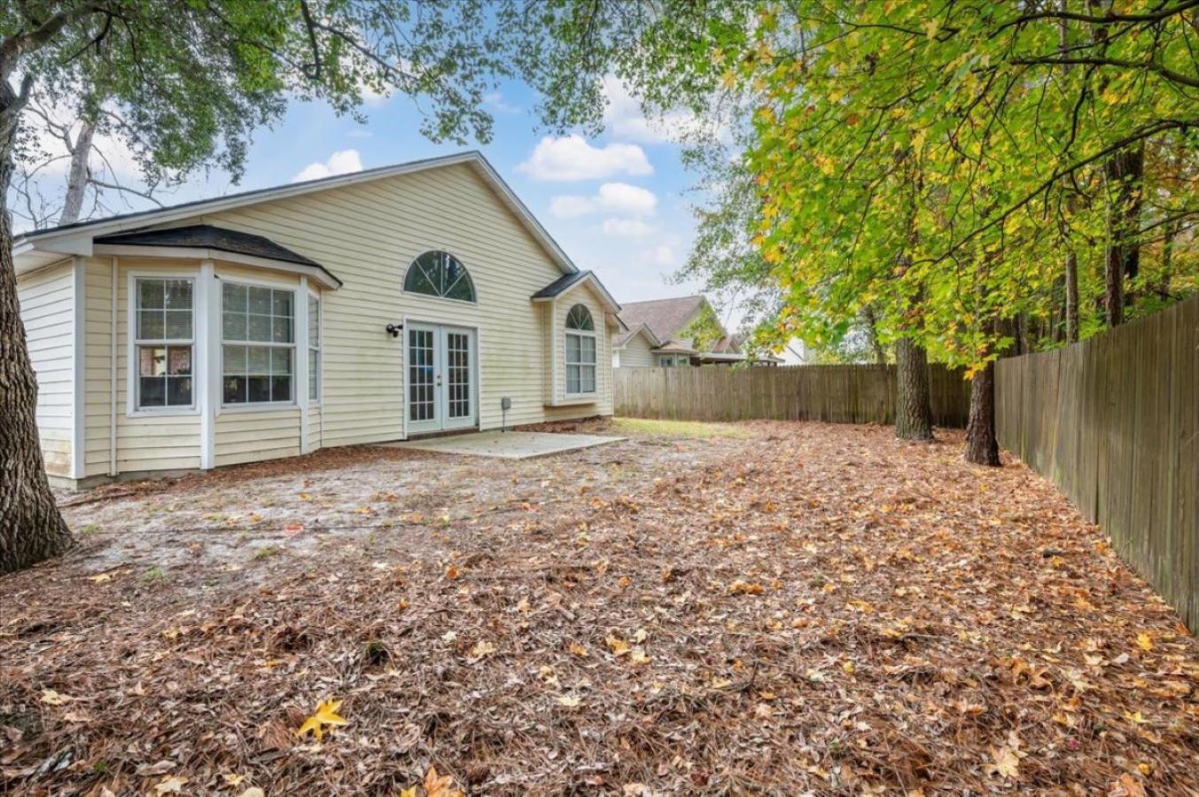 Private Yard - Parking - 75tv - No Stairs - King Bed * Savannah