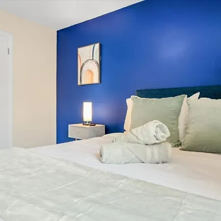 Private Yard - Parking - 75Tv - No Stairs - King Bed Villa Savannah Exterior photo